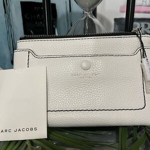 NWT Marc Jacobs white pebble leather wristlet